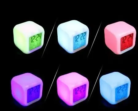 Veilleuse LED colorée avec personnages de Disney Marvel – Image 3